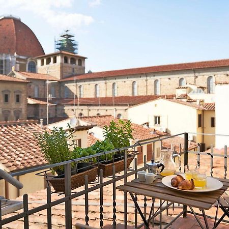 One Of A Kind Near The Duomo W/Balcony Palace Apt فلورنس المظهر الخارجي الصورة